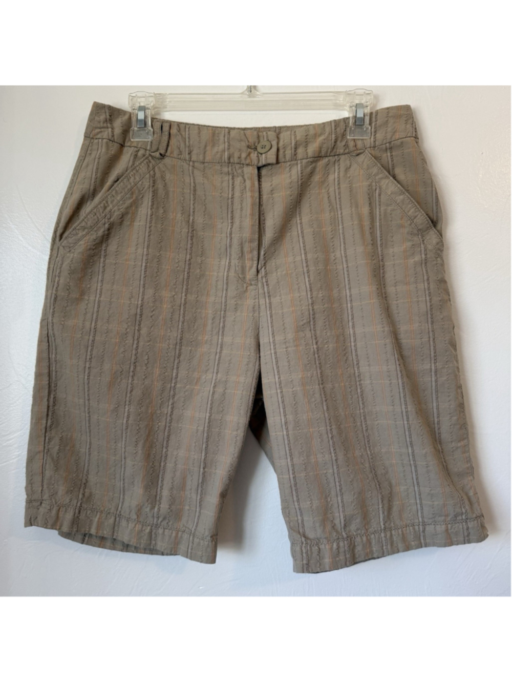 Women’s Woolrich Tan Plaid Bermuda Shorts Size 10 100% Cotton